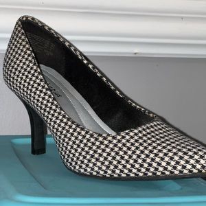Gingham Pumps Size 7.5